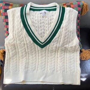 Beyond Yoga Cream Cable Knit V-Neck Sweater Vest with Green Trim 
Tags on